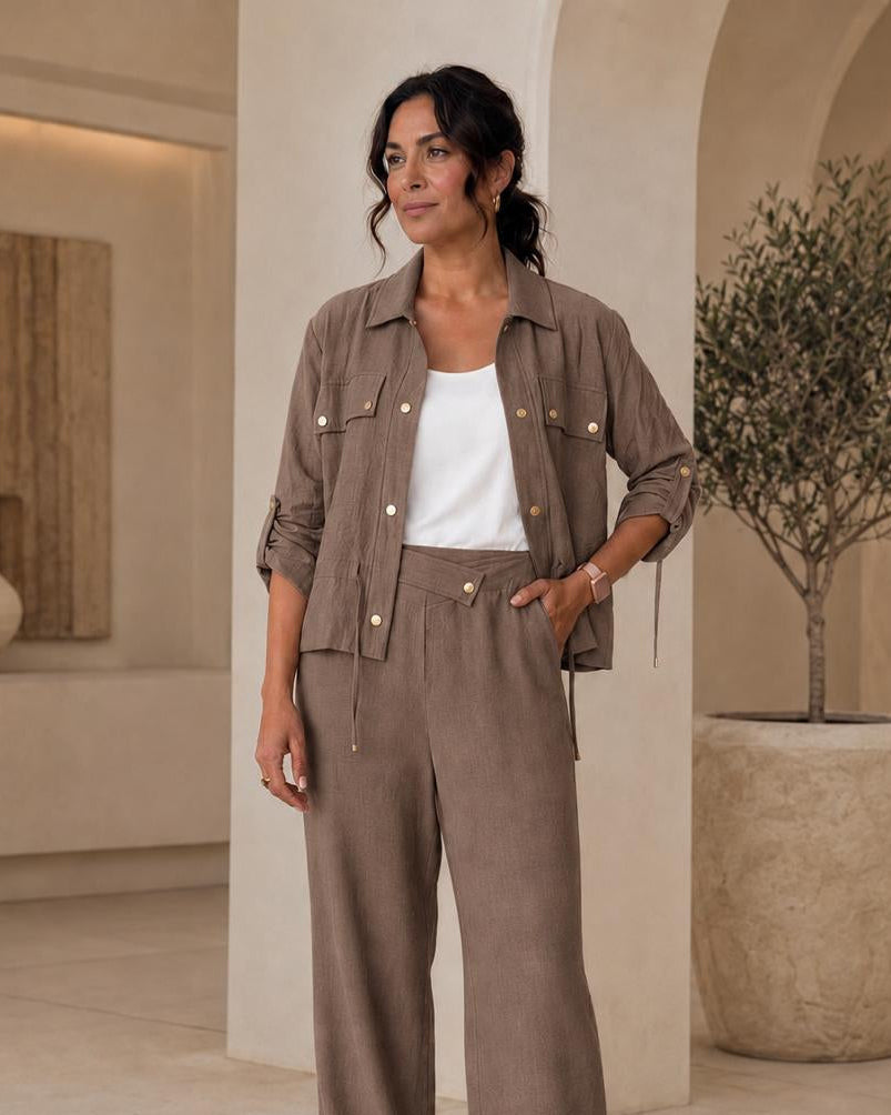Chaqueta tipo safari con cordón de ajuste